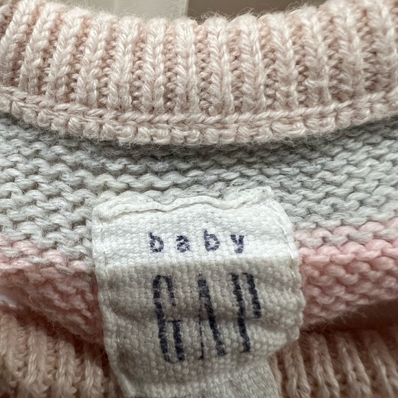 Baby GAP 3-6m Pink and Gray knit Striped romper - Picture 3 of 4